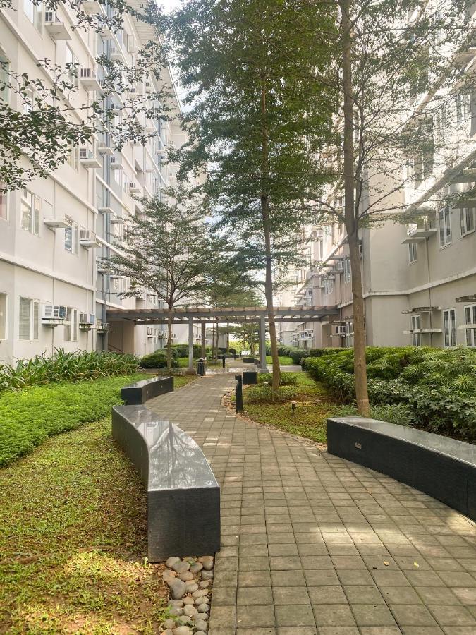 Agape Rentals In Trees Residences 加洛坎 外观 照片
